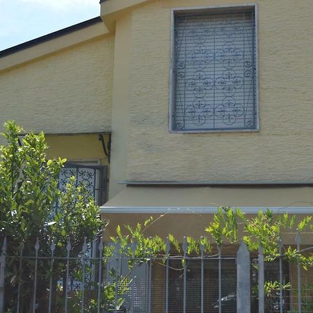 A Pochi Passi Dal Mare Hotel Torre del Lago Puccini Bagian luar foto
