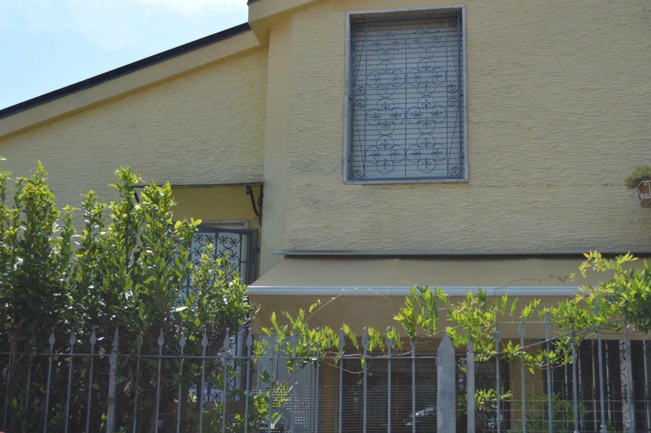 A Pochi Passi Dal Mare Hotel Torre del Lago Puccini Bagian luar foto